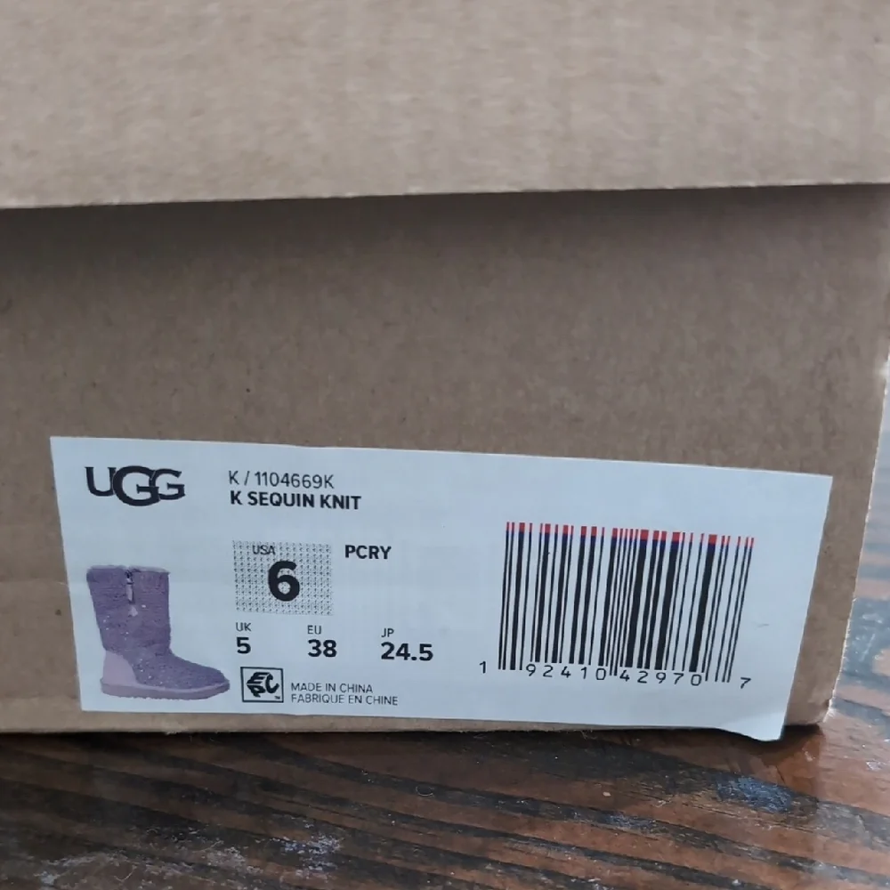 UGG Sequin Knit Boots Size 6 - Picture 8 of 8